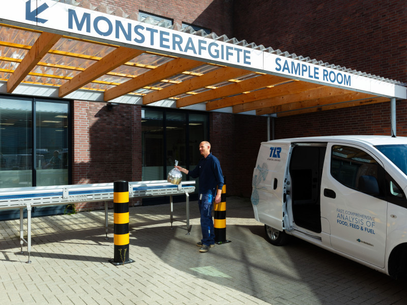 TLR Services -- Monsterlogistiek